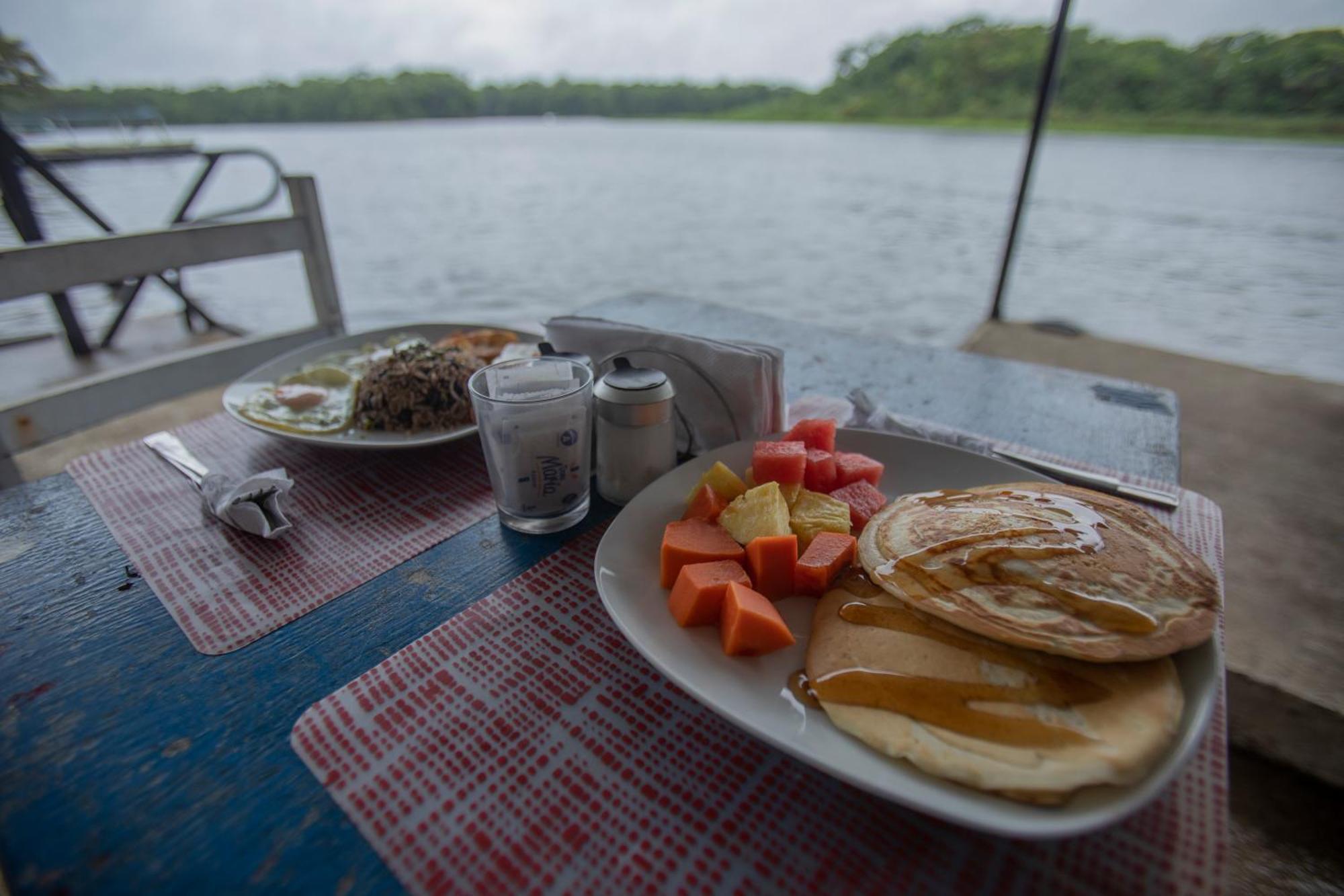 Hotel Pura Natura Riverside Tortuguero Exterior photo